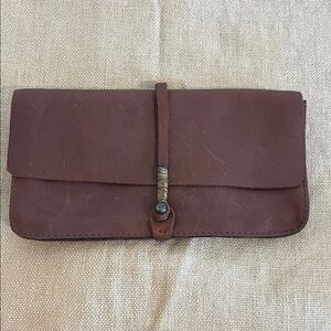 Jo Handbags Elegant Brown Leather woman’s Wallet retail price 140 sold out.